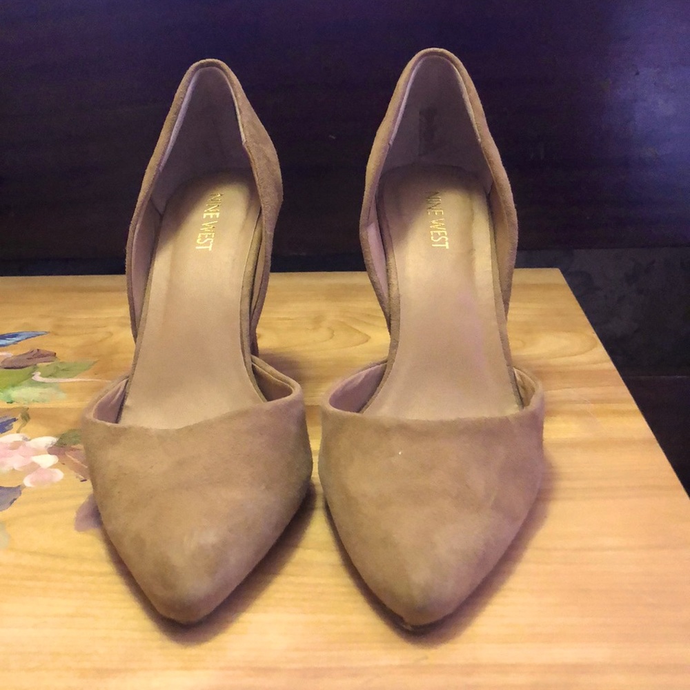 Nine West pump